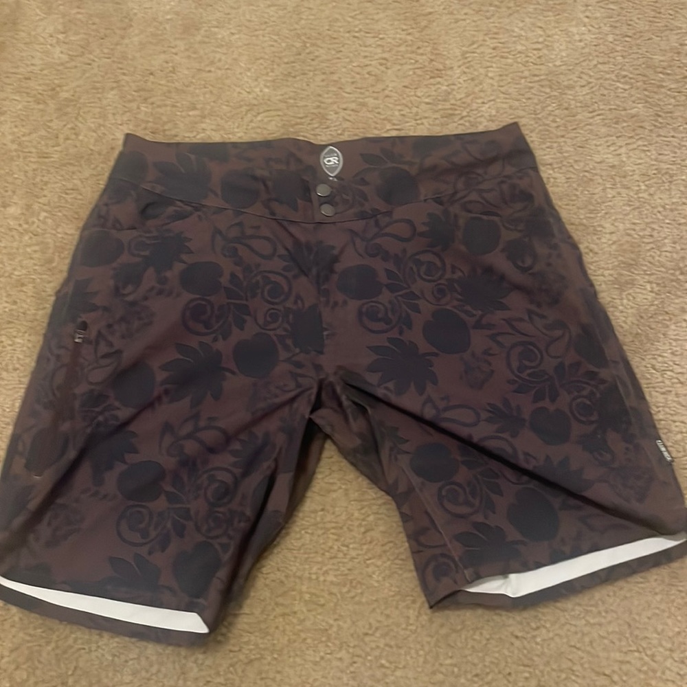 Women’s Club Ride Savvy Shorts 11 - BRAND NEW